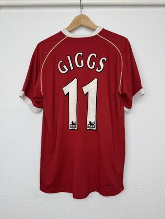 Manchester United 06/07 home shirt Giggs