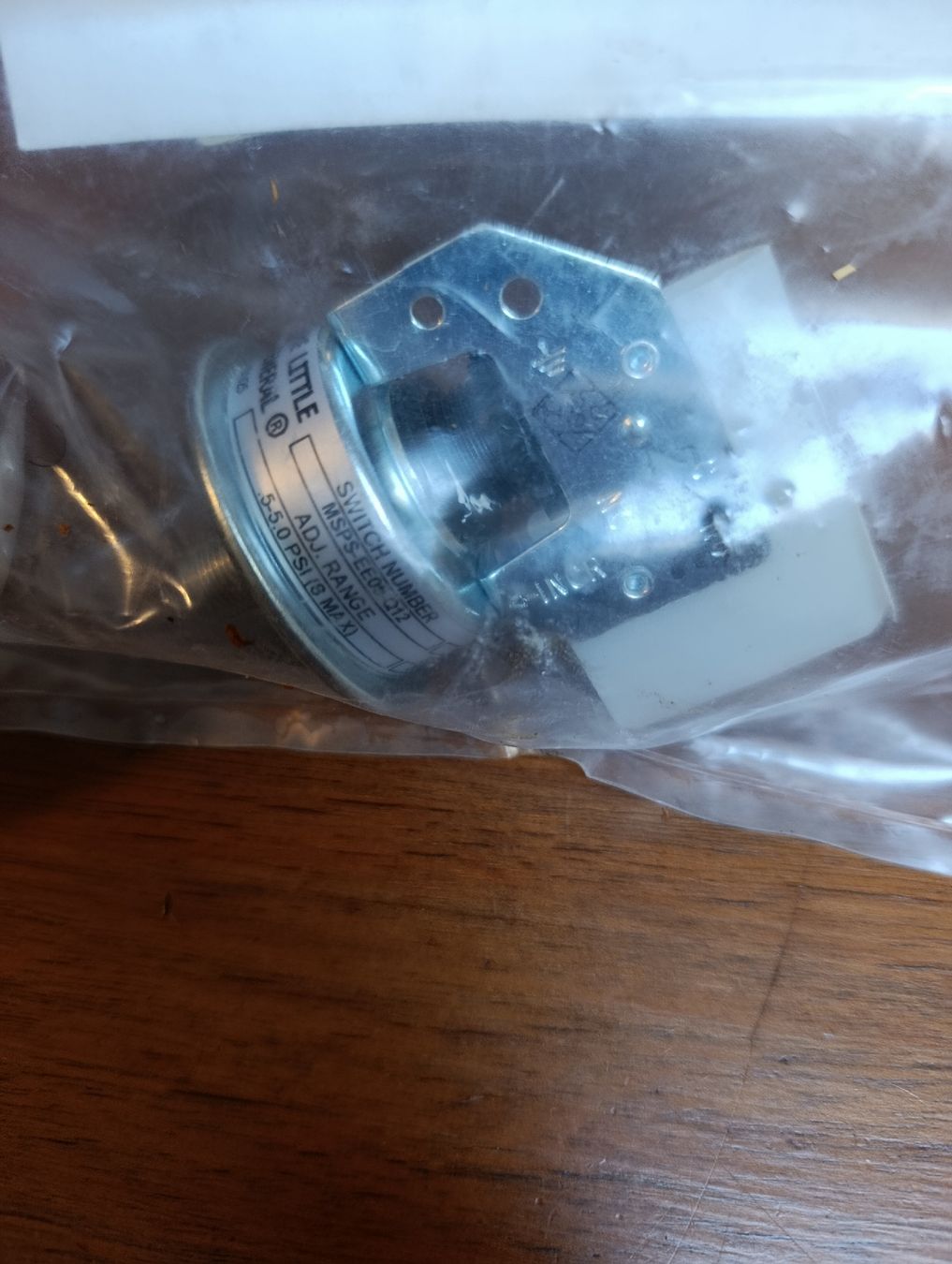 Tutti gli attrezzi: Brand New Barst Pressure Switch - Domestic/Export – Nuovo e nell'imballaggio originale da Diepoldsau venduto da Kevinstaedler 2