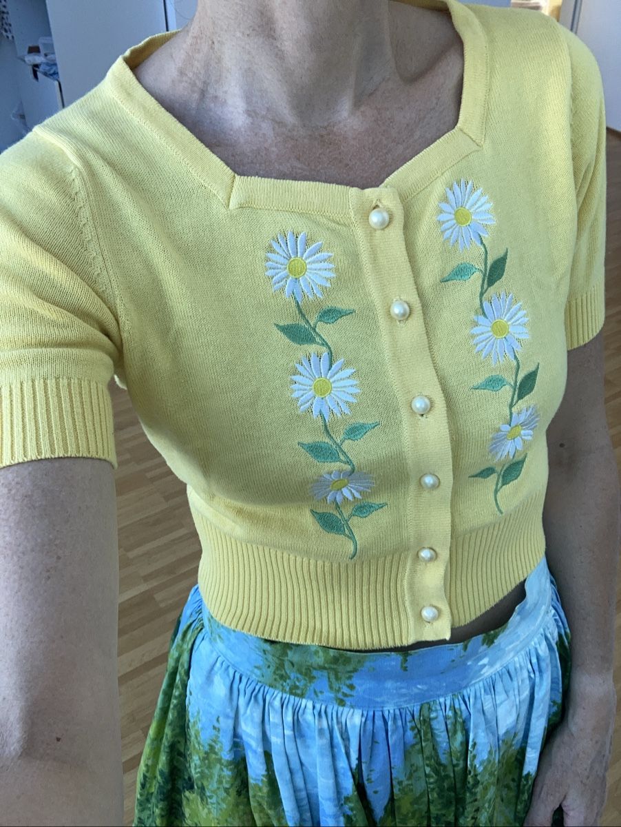 Maglioni & Felpe: Collectif cropped cardigan  – Usato da Bottmingen venduto da Poppyfields