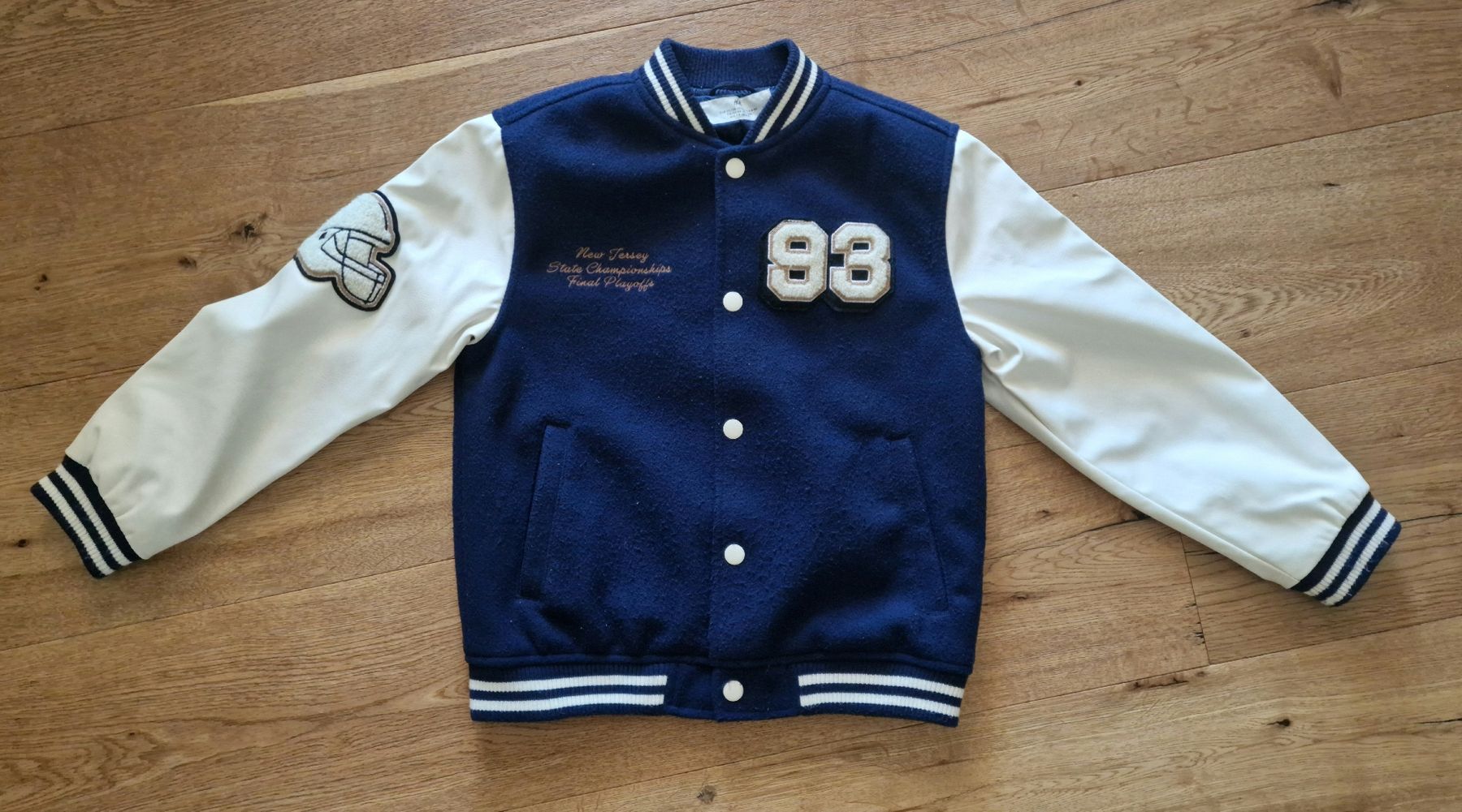 Lotti & Set di vestiti: Tolle Junge set 128 – Usato da Emmenbrücke venduto da Nadmorebiti 2