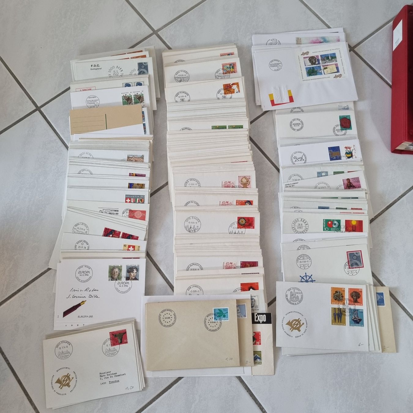Tutti i francobolli: Schweiz FDC Lot: 10 Alben + Schuhkarton Ersttagsbriefe – Usato da Amriswil venduto da rubenallenspach 3