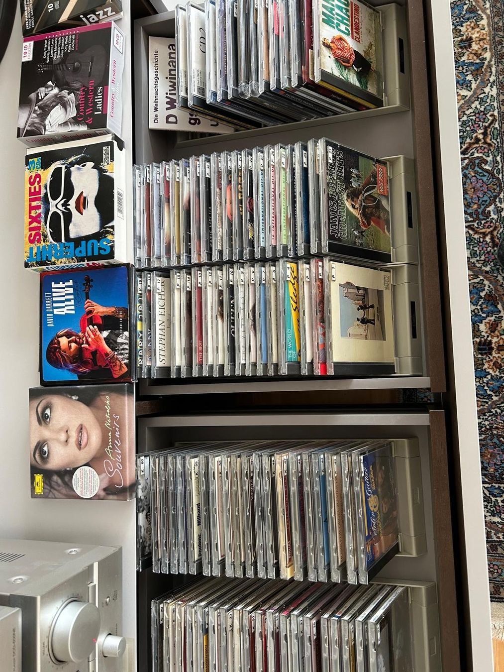 CDs: CD-Sammlung 224 CDs, inklusive CD-Racks – Gebraucht aus Männedorf von man_866x 1