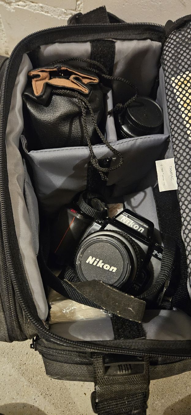 Nikon Fotocamera: Foto Set – Usato da Sommeri venduto da mvo_vlp2
