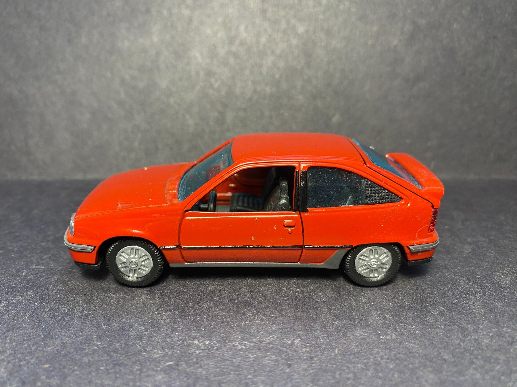Gama Modellini d'auto: Opel Kadett E GSi - GAMA 1:43 – Usato da Spiez venduto da Mlandcruiser 1