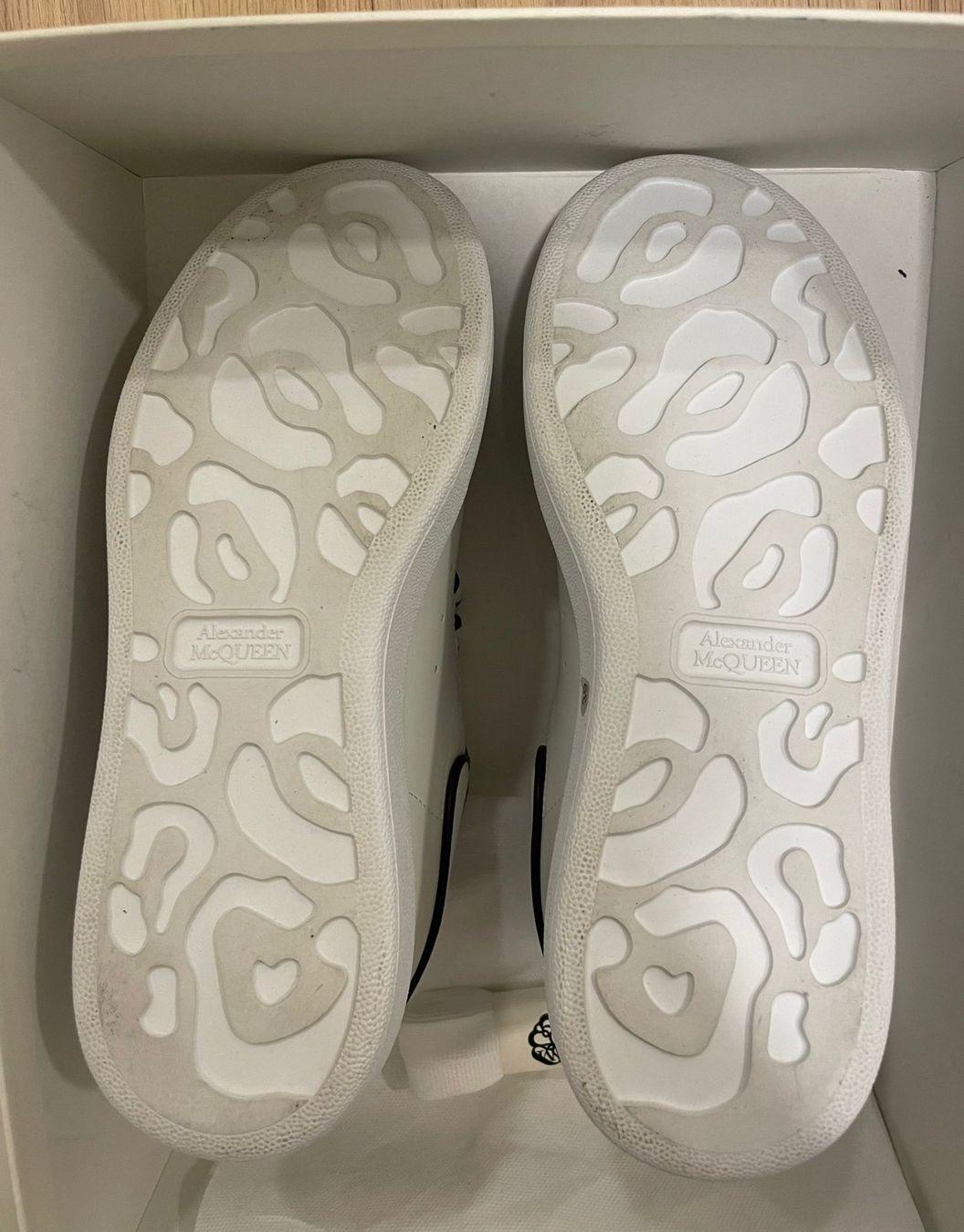 Alexander Mcqueen Chaussures hommes: Alexander McQueen Oversized Sneakers — EU 36 – Neuf (Voir description) à Binz par Aleksruski 6