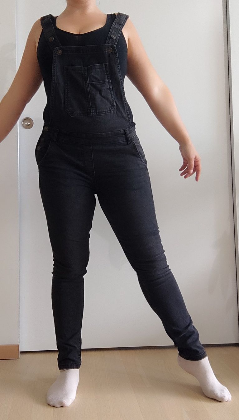 Lotti di vestiti: Salopette femme taille S – Usato da Bellevue venduto da xuxana