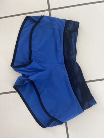 Lululemon Hotty Hot Short Gr.6, blau, neuwertig! Sommer!