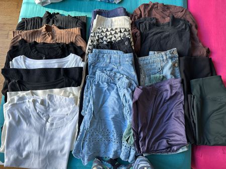 Frauenkleider, Hosen und Röcke grösser S & M