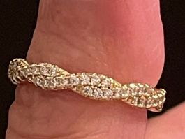 Jolie bague plaquée or 58 sertie pierres moissanites solide