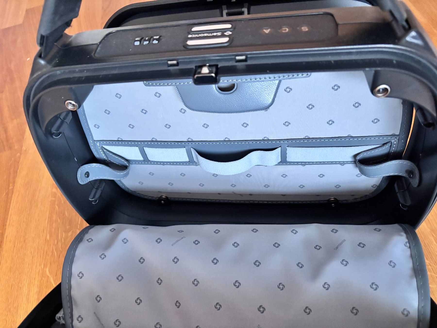 Samsonite Valigie: Beauty Case Samsonite schwarz – Usato da Pfäffikon ZH venduto da Luciernaga 6