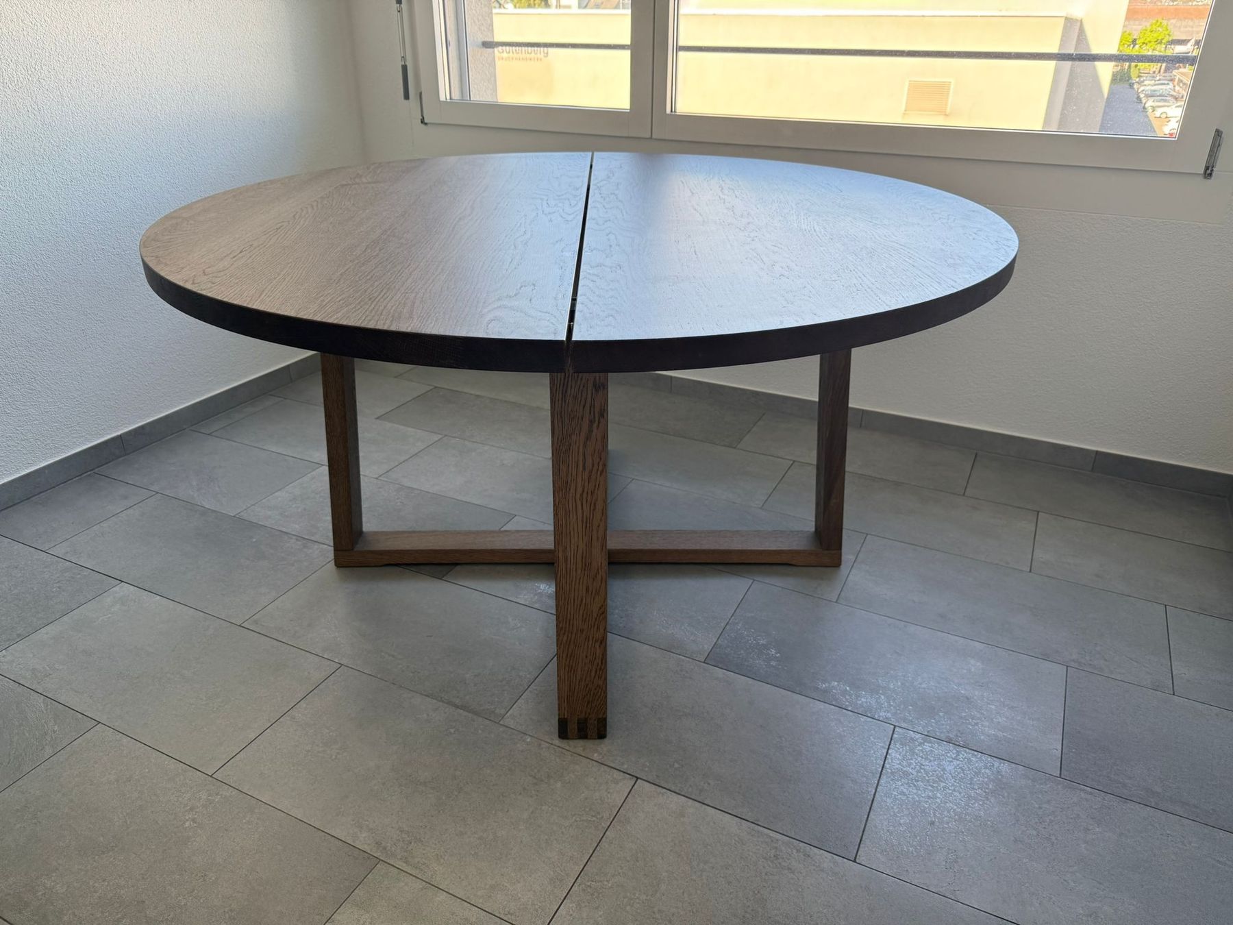 Tavoli: Round Solid Wood Dining Table - Perfect conditions – Nuovo (secondo la descrizione) da Lachen SZ venduto da sar_vk5y 1