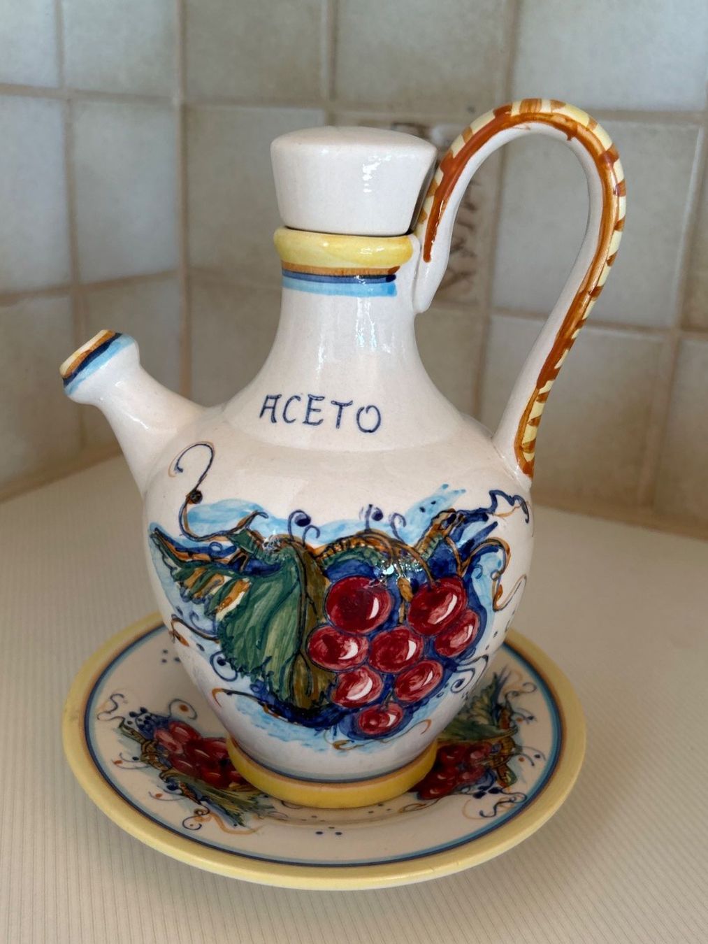Altro in Stoviglie & Bicchieri: Keramik Essigflasche mit Teller, Handbemalt – Nuovo (secondo la descrizione) da Villnachern venduto da RicardoMary