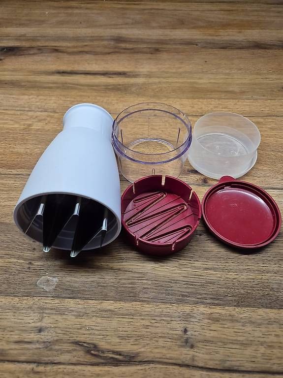 Zyliss Küchengeräte: Zyliss Food Chopper
2332.80 ml – Gebraucht aus Koppigen von abu_5syv 3