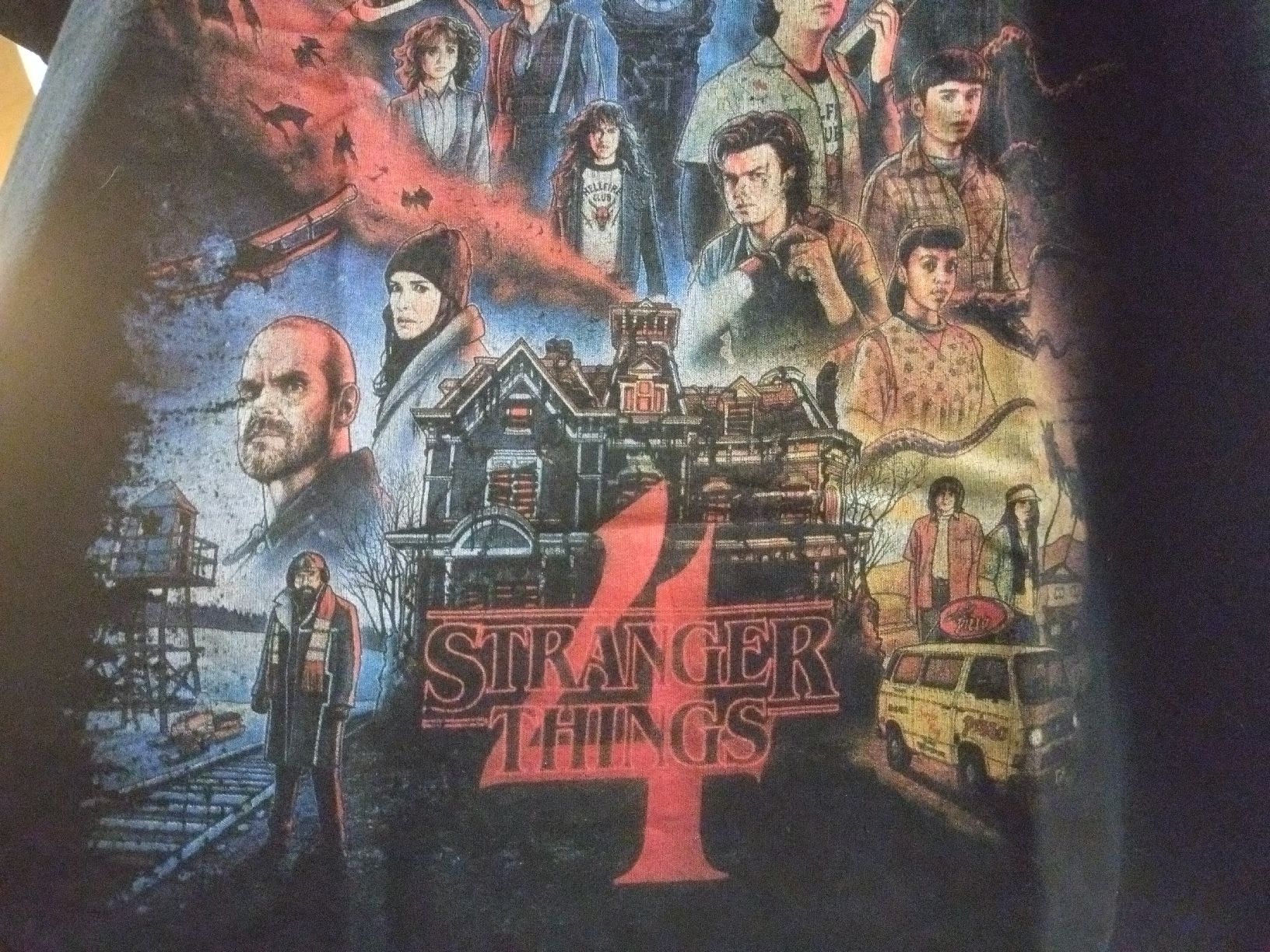 T-shirt: T-shirt Stranger Things 4 S – Usato da Farvagny-le-Grand venduto da LaCaverne 2