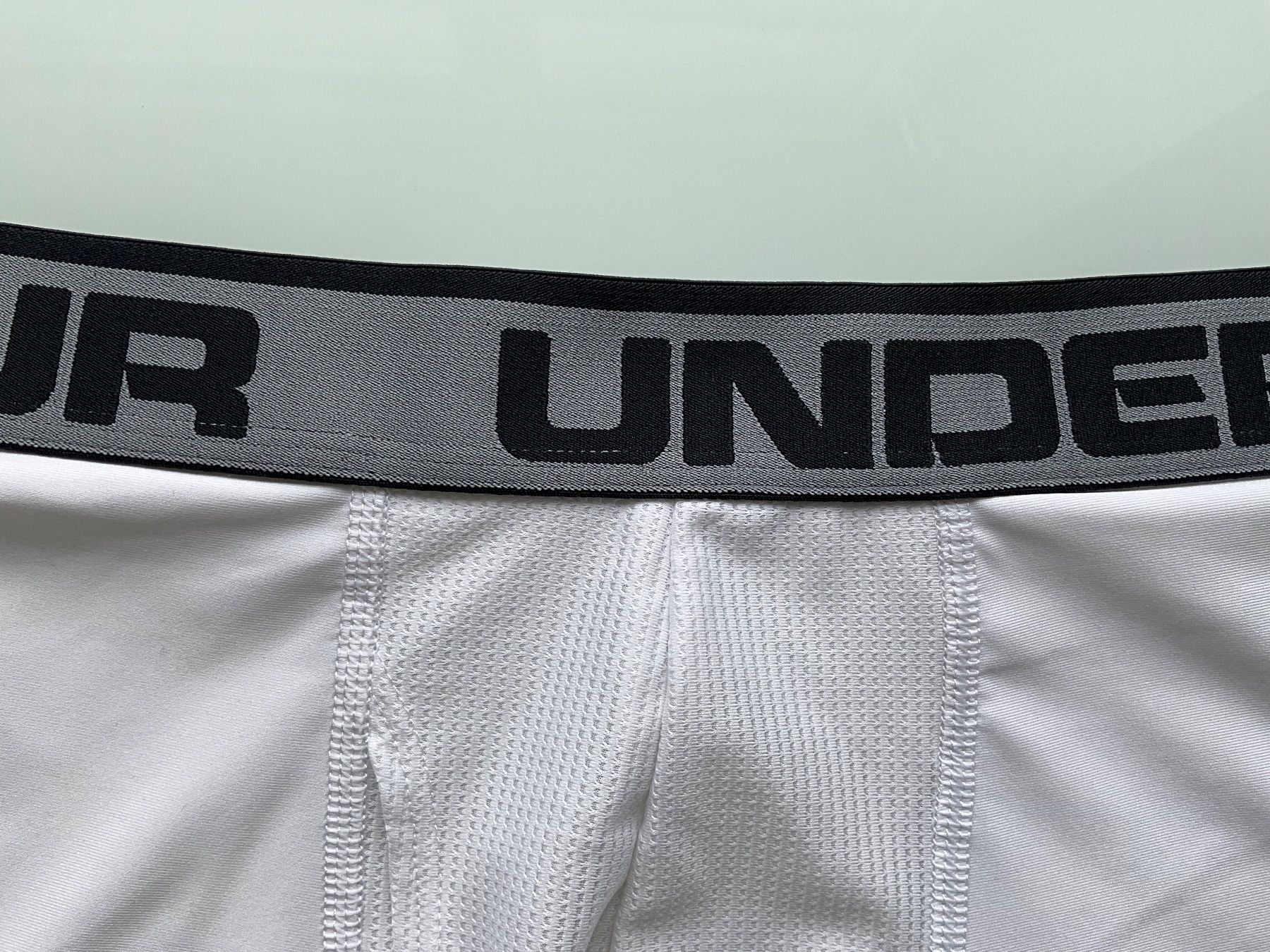 Under Armour Biancheria intima: Under Armour Base Layer Shorts (Boxershorts - Medium) – Nuovo (secondo la descrizione) da Zürich venduto da Likelike 1
