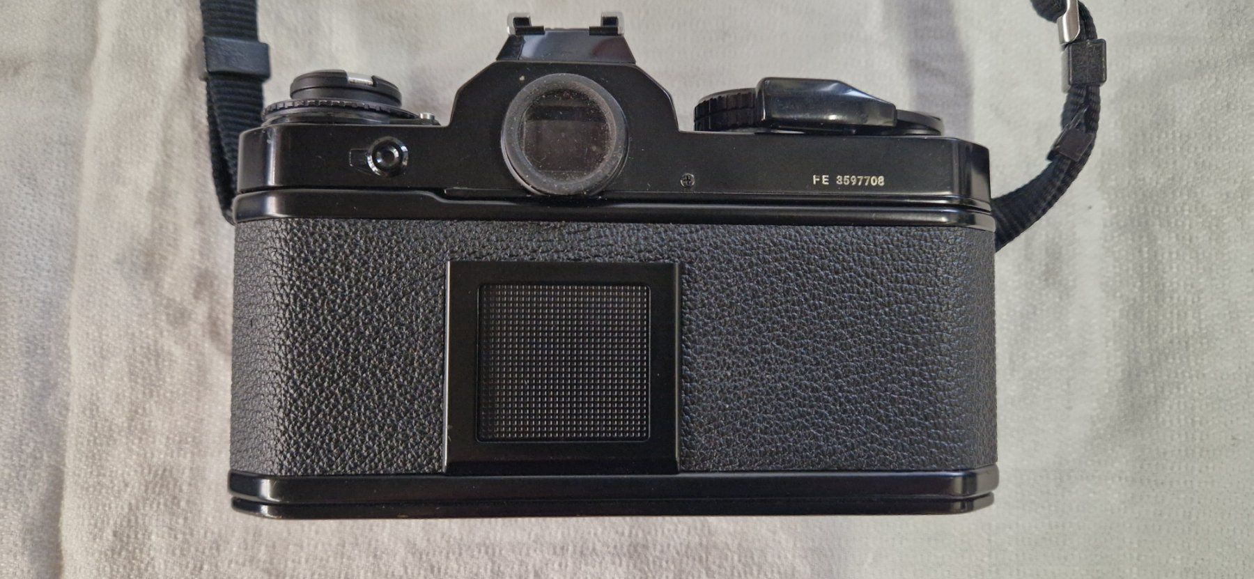 Nikon Fotocamera: NIKON FE GEHÄUSE MIT ZUBEHÖR – Usato da Bilten venduto da Mic2022 4