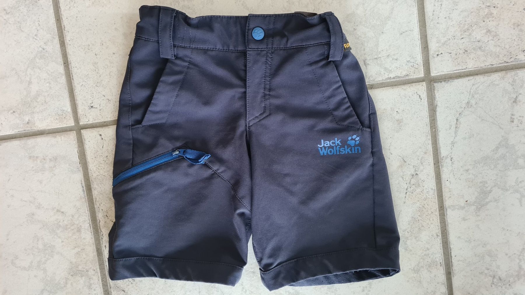Jack Wolfskin Pantalons: Jack Wolfskin Shorts Outdoor Gr. 104 – D'occasion à Obergösgen par schesom