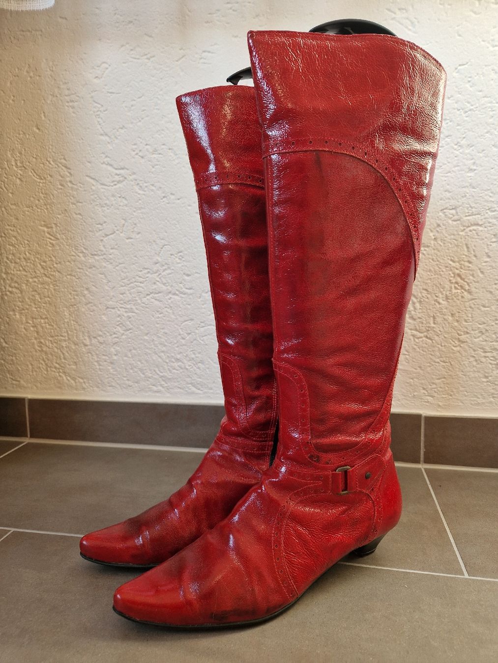 Scarpe da donna: Stiefel Lackleder rot 38 – Usato da Lichtensteig venduto da Cocabana_16