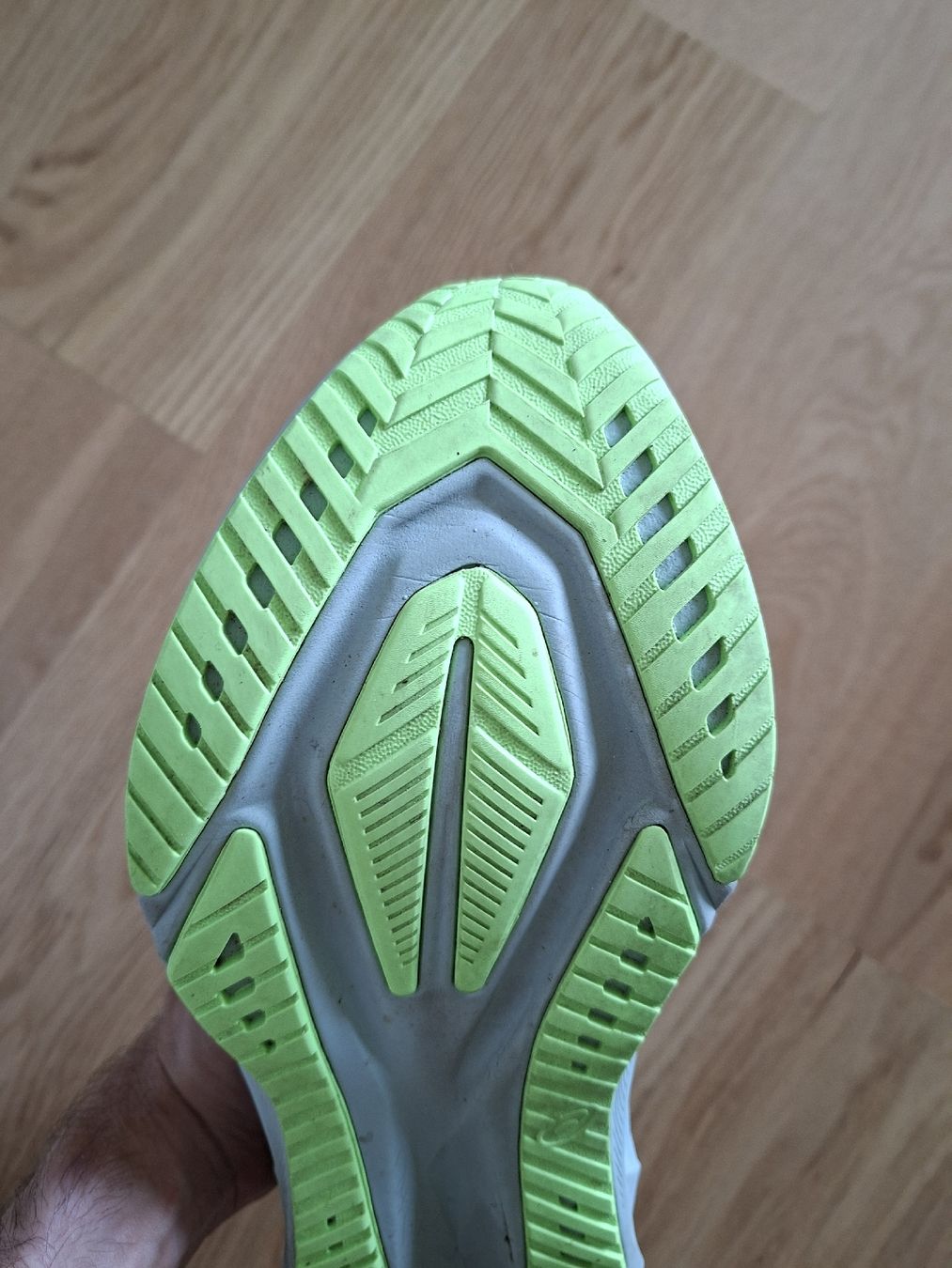 Asics Scarpe da uomo: Asics Novablast 5 - EUR 42 – Nuovo (secondo la descrizione) da Baar venduto da Janoli88 4