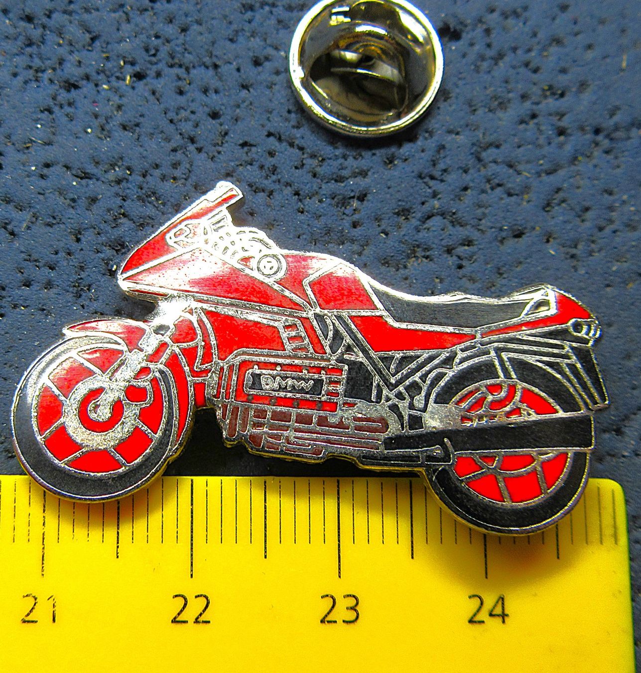 BMW Plaketten & Abzeichen: BMW MOTORRAD PIN ENAMEL – Gebraucht aus Ettingen von Hausi4711