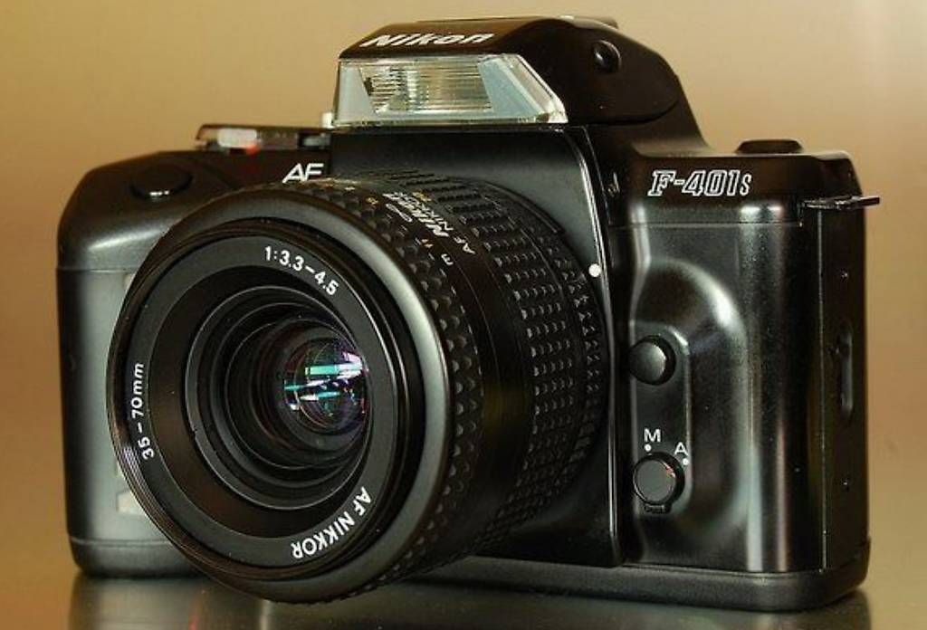 Nikon Fotocamera: Nikon F-401 – Usato da Solothurn venduto da Deinze