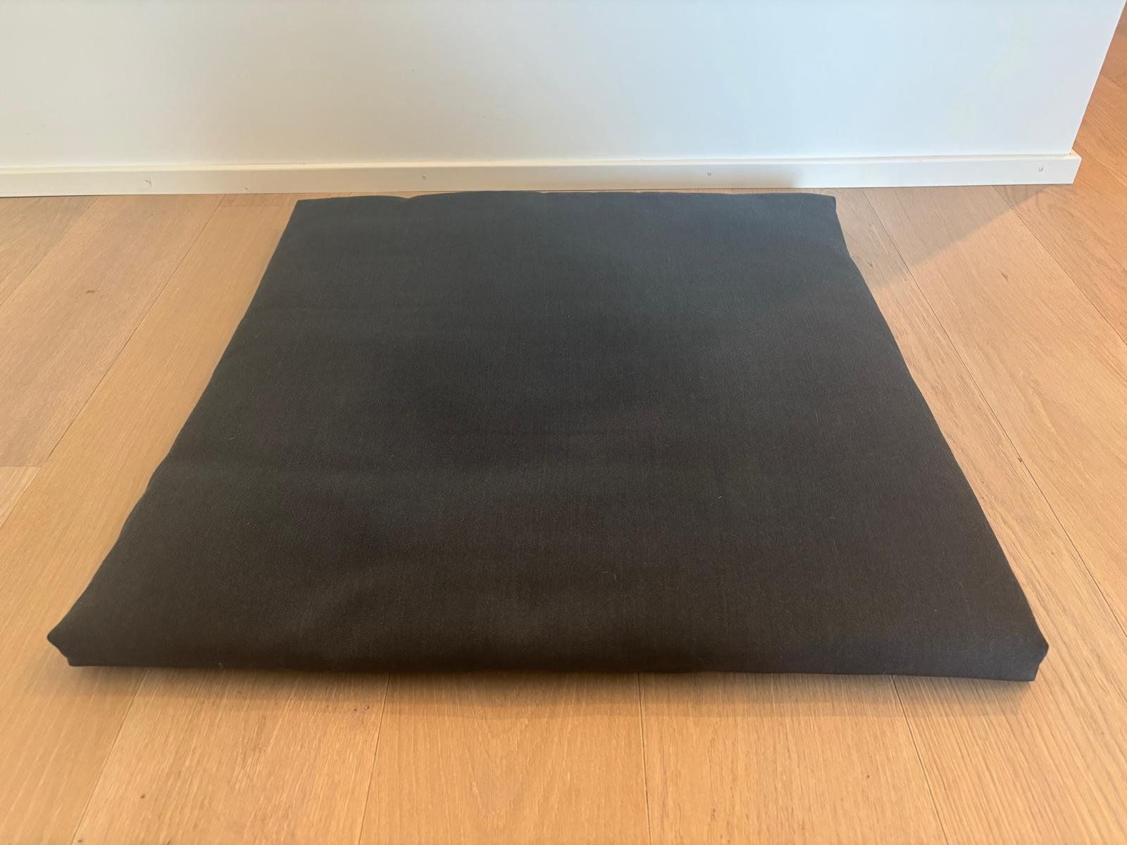 Bodenmatten: Meditationsmatte anthrazit mit Reissverschluss – Neu (gemäss Beschreibung) aus Derendingen von E.Holzer