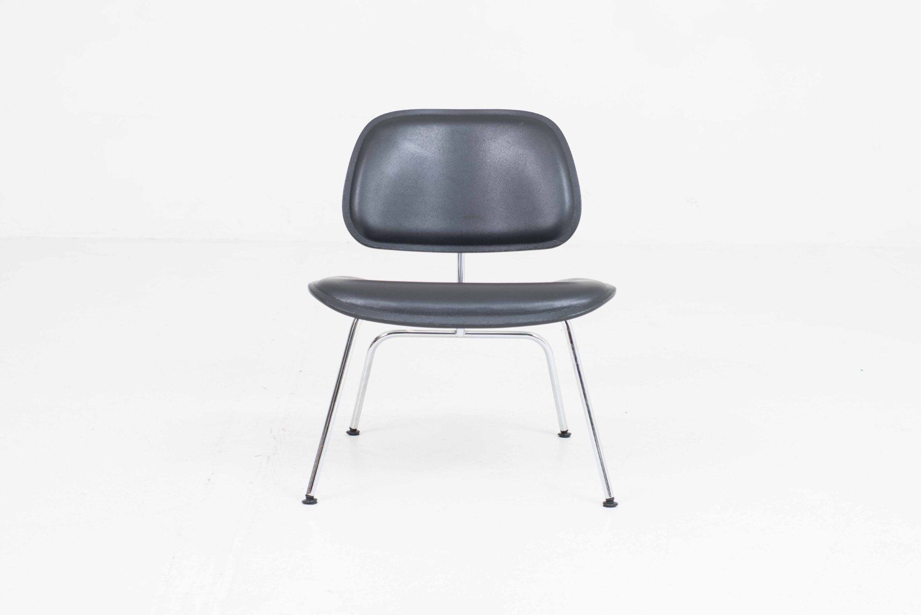 Poltrone: Vitra LCM Sessel mit Leder von Charles & Ray Eames – Usato da Zürich venduto da STUZH38 1