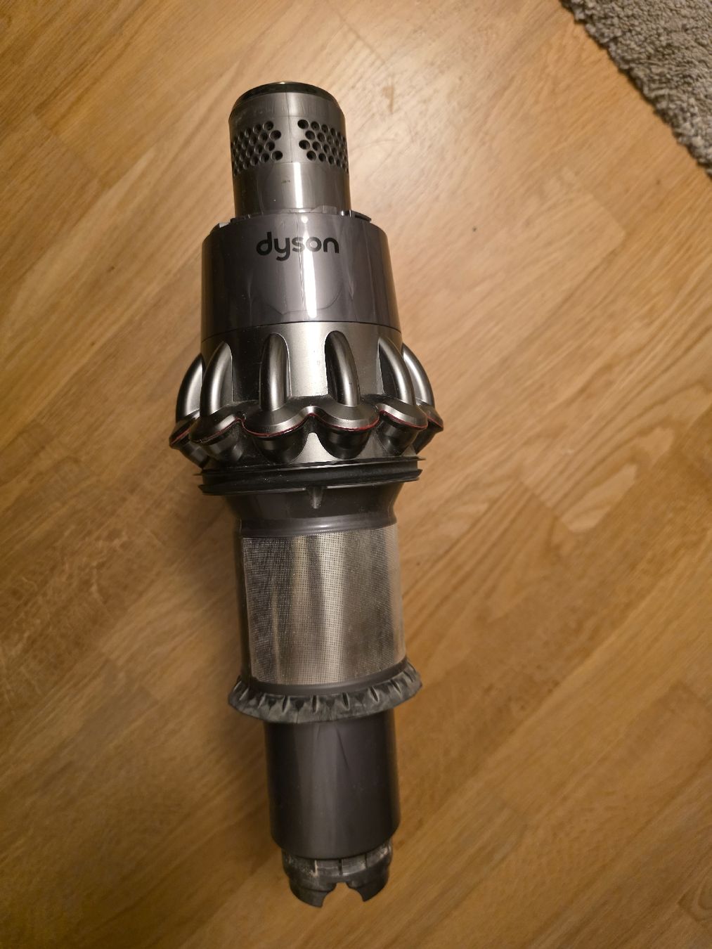 Dyson Staubsauger & Zubehör: Dyson V10 (machine only) – Defekt aus Basel von oza_mr9x 1