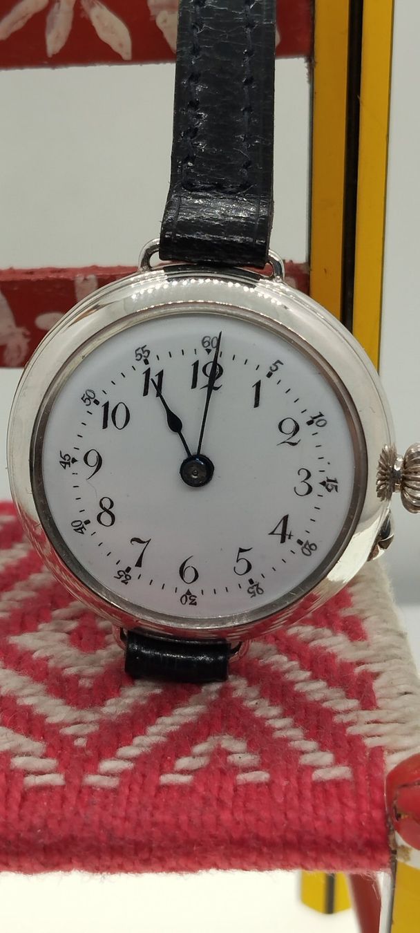 Orologi: Montre récupéré en argent – Usato da La Chaux-de-Fonds venduto da jac_9llg
