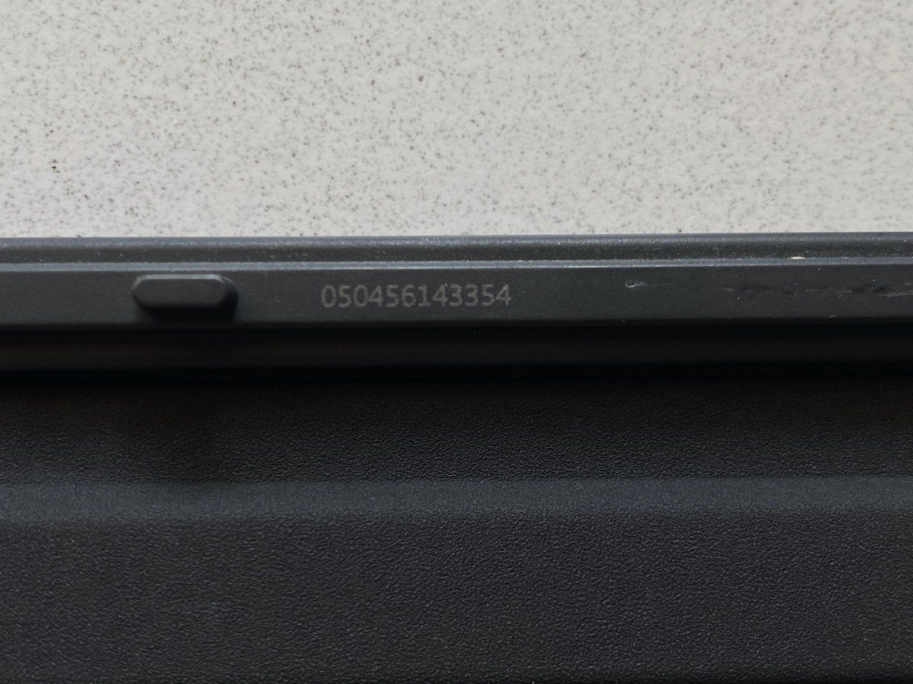 Microsoft Covers & Taschen: Microsoft Surface 3 Type Cover 1644 schwarz CH-Layout – Gebraucht aus Wetzikon ZH von BackToRetro 2