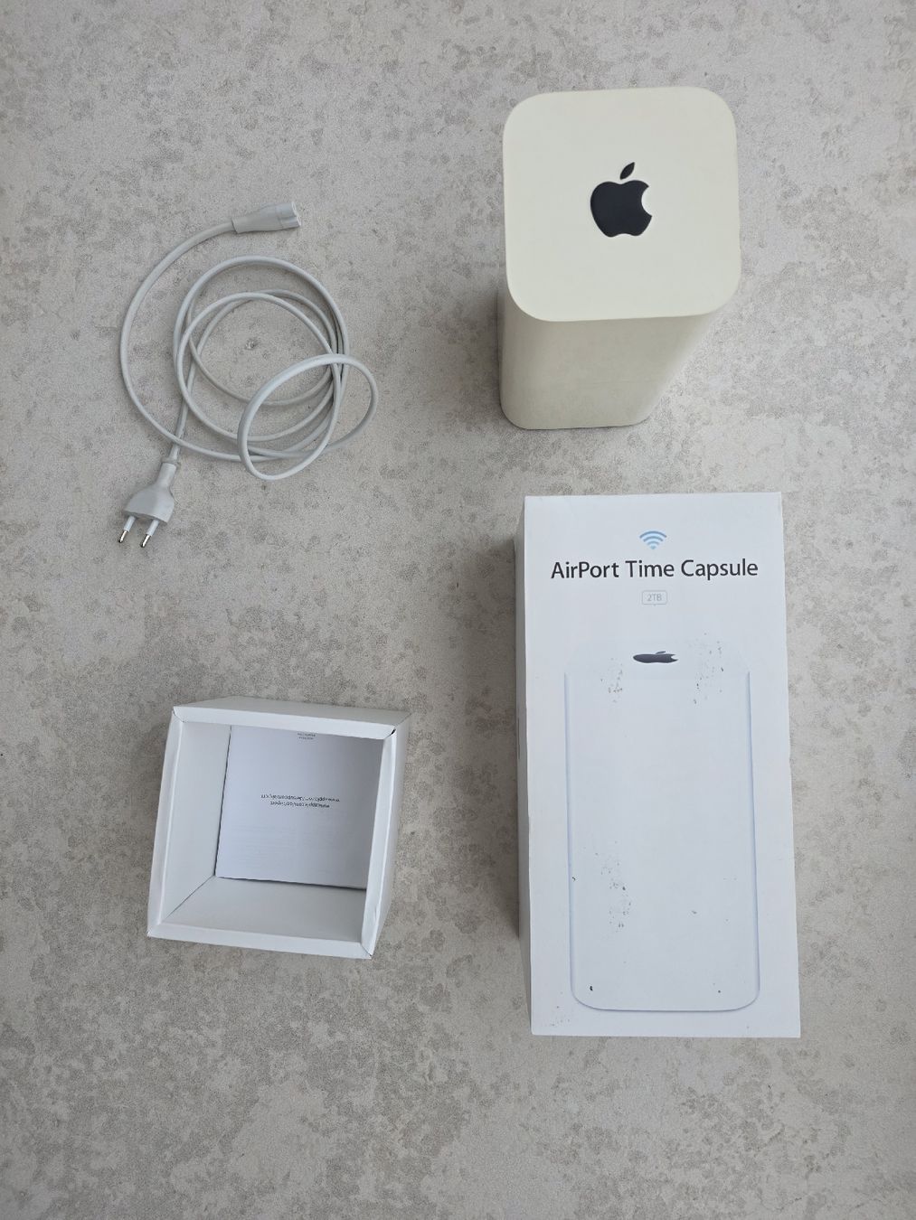 Apple Dischi rigidi: Apple AirPort Time Capsule 2TB – Usato da Pfäffikon ZH venduto da nic_6l9v