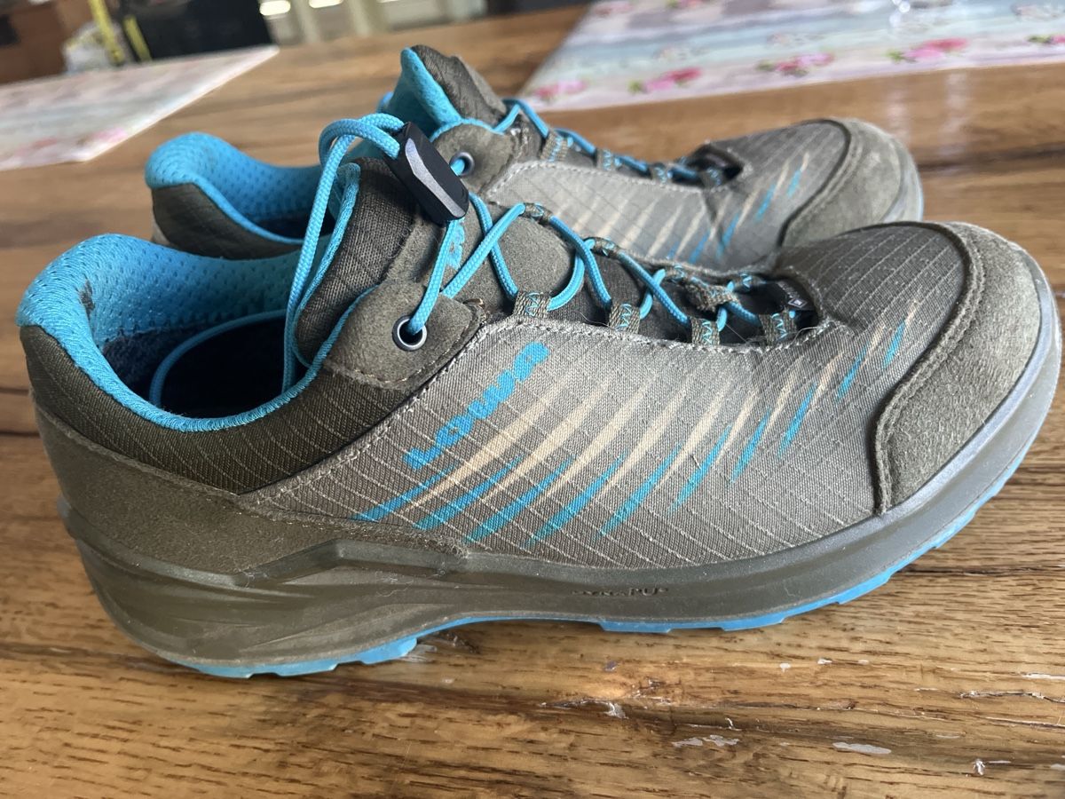 Lowa Chaussures garçon: Wanderschuhe Lowa Gore-Tex 38 – D'occasion à Detligen par Carina_1981