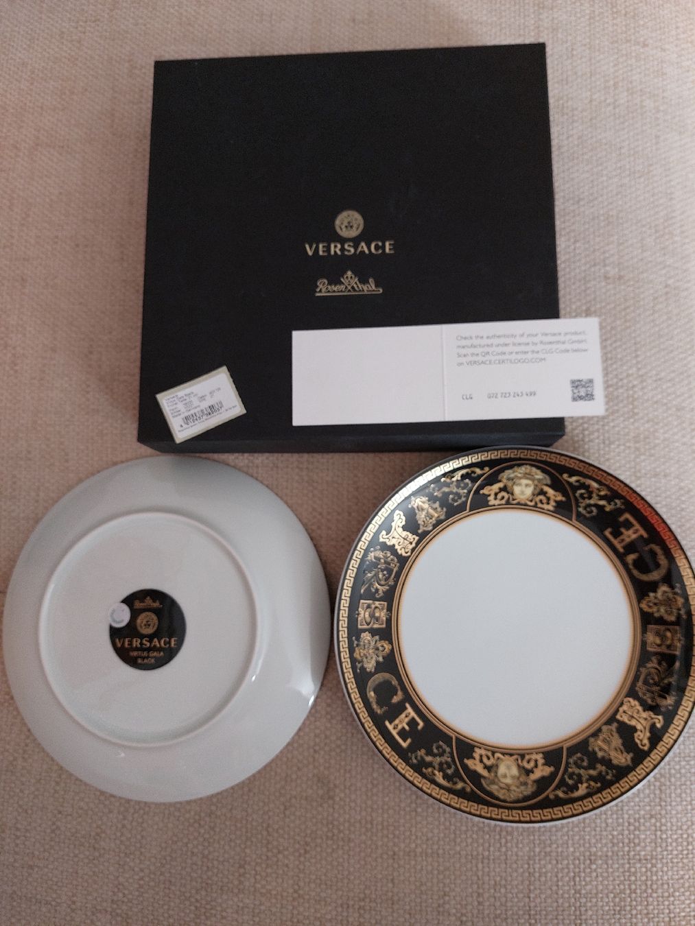 Versace Teller: Versace Virtus Gala Black Teller, 21cm, 2 Stück. Neu mit Box – Neu und originalverpackt aus Veltheim AG von gave04 6