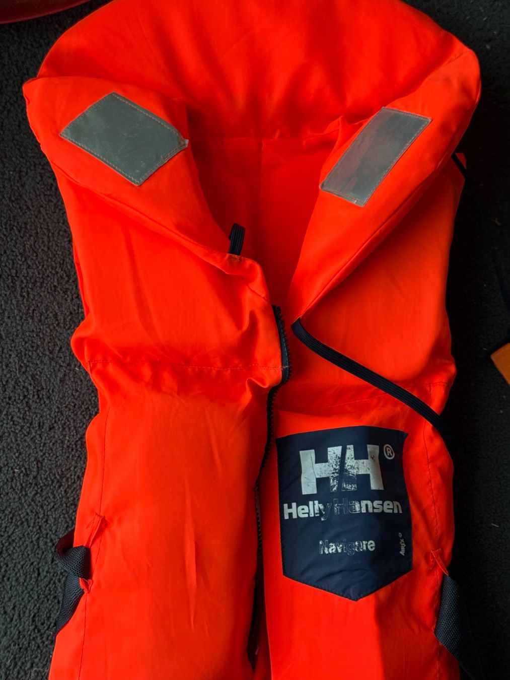 Helly Hansen Giubbotti di salvataggio: Schwimmweste Helly Hansen (30-40 kg) – Usato da Ermatingen venduto da dr_jeckyll01