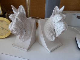 BUCHSTÜTZEN - DEKO SCOTTISH TERRIER WEISS ANTIK 19 CM -NEU