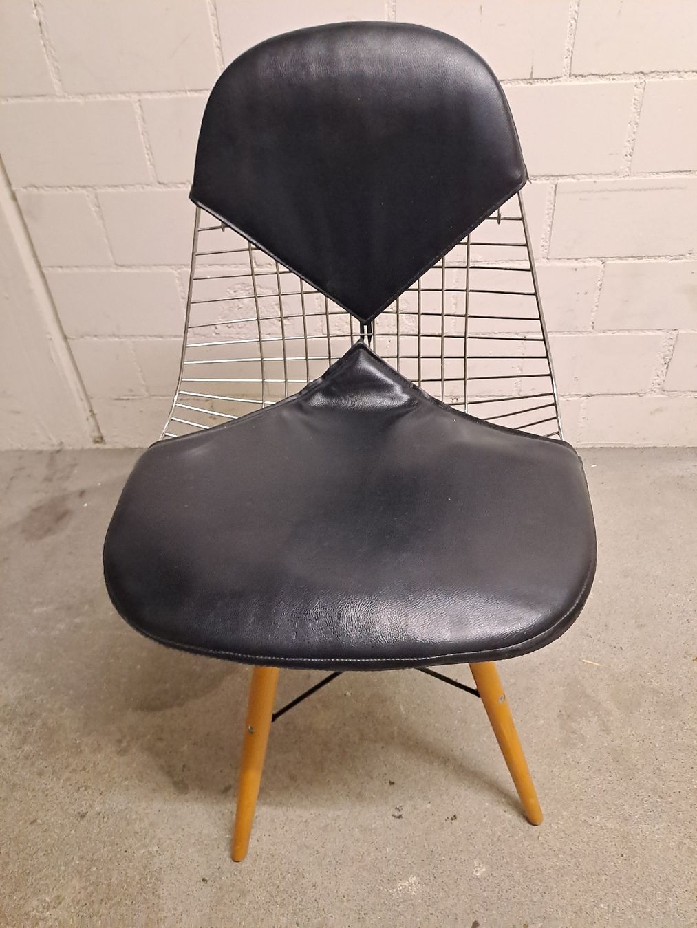 Eames Chaises: Eames Wire Chair – D'occasion à Küsnacht ZH par walterzingo