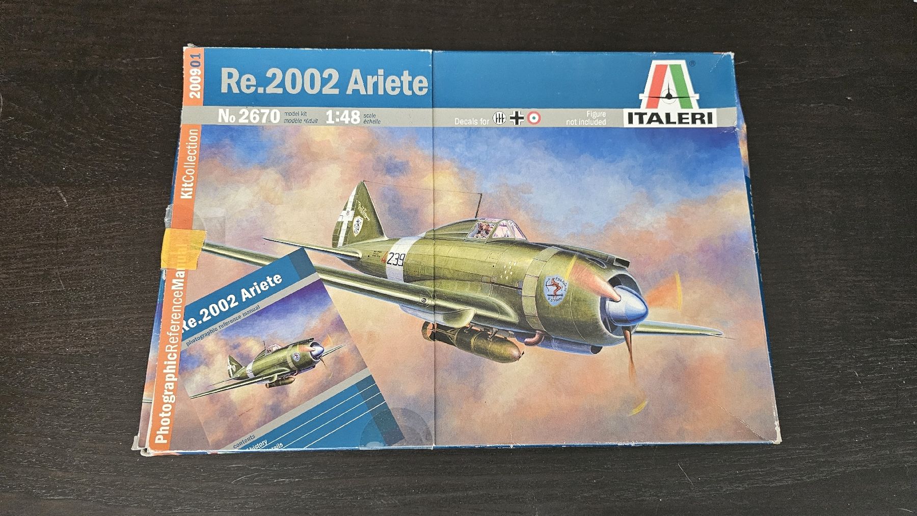 Italeri Kit di modellismo & Modellini statici: Plastikmodellbausatz Re.2002 Ariete 1:48 – Usato da Wallbach venduto da ast_n7q9