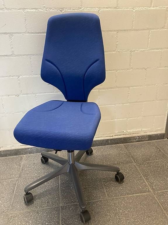Chaises: Bürostuhl Giroflex 64 – D'occasion à Full-Reuenthal par Firu