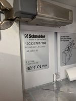Verschiedene Badmöbel- Spiegelschrank Schneider