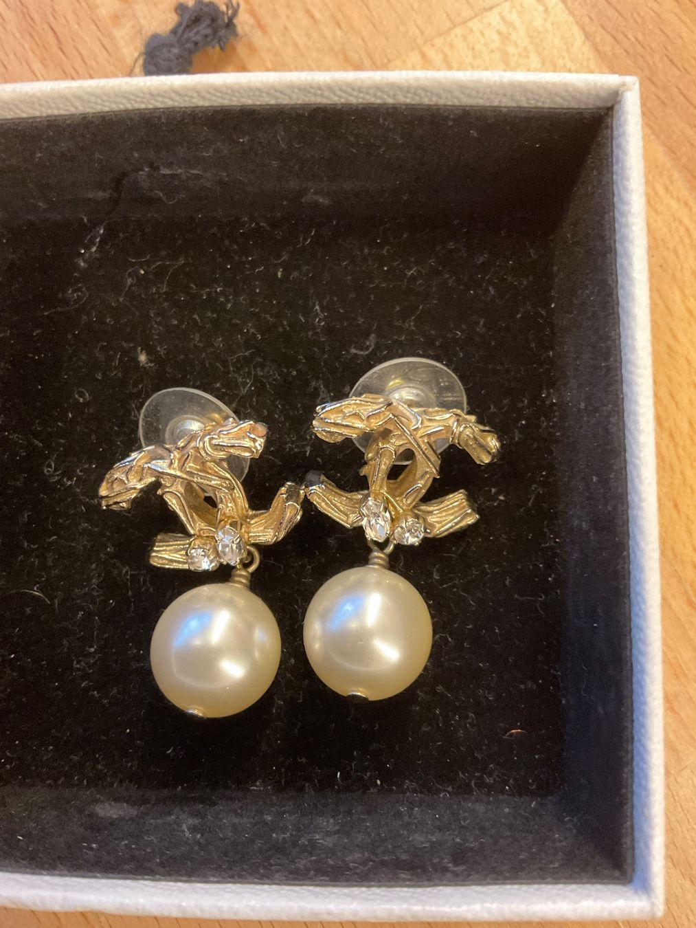 Chanel Boucles d'oreille: Chanel Ohrringe – Neuf (Voir description) à Luzern par Miausie 1