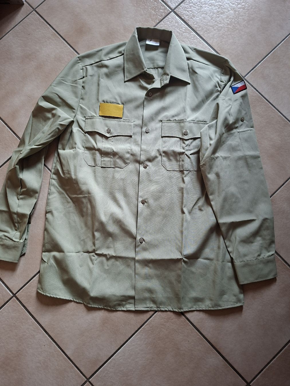 Uniformes: Tschechien,  Armee Militär Hemd – Neuf (Voir description) à Schwanden Sigrisw par len_9yqg
