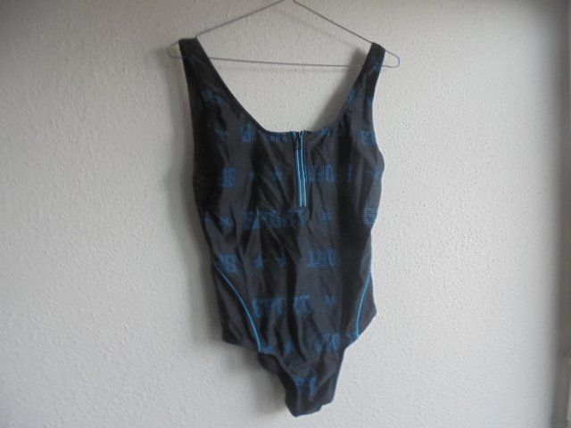 Costumi da bagno & Bikini: Badeanzug Gr. 44 NEU – Nuovo (secondo la descrizione) da Hinwil venduto da Glasperlen