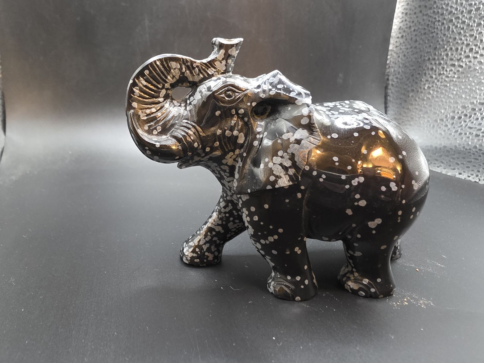 Minerali & Pietre curative: Schneeflockenobsidian Elefant. 8 cm hoch – Nuovo (secondo la descrizione) da Arbon venduto da MadameLuLa9320 1