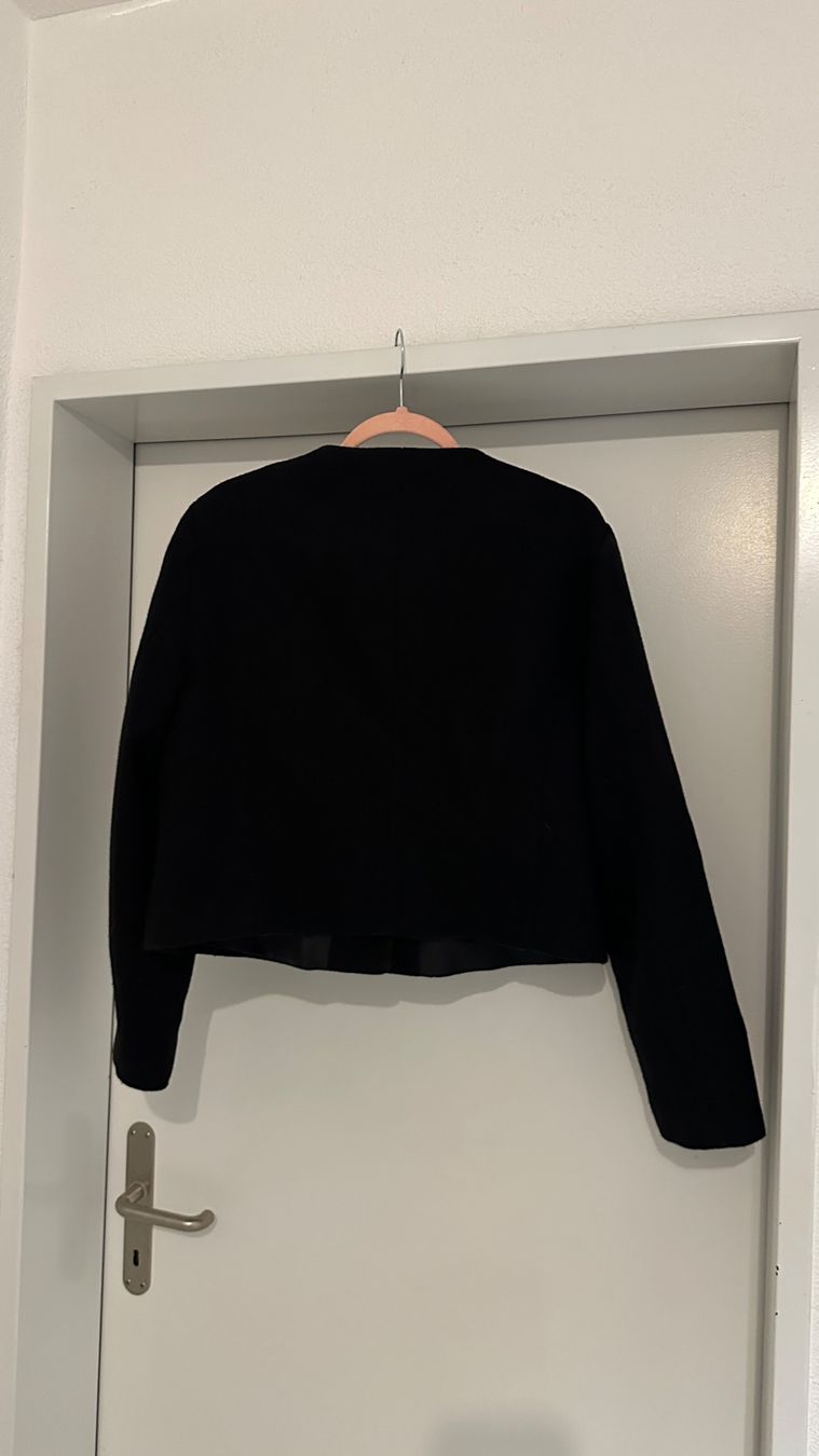 Zara Jacken: Schwarze Jacke Zara – Gebraucht aus Chur von sivik 1
