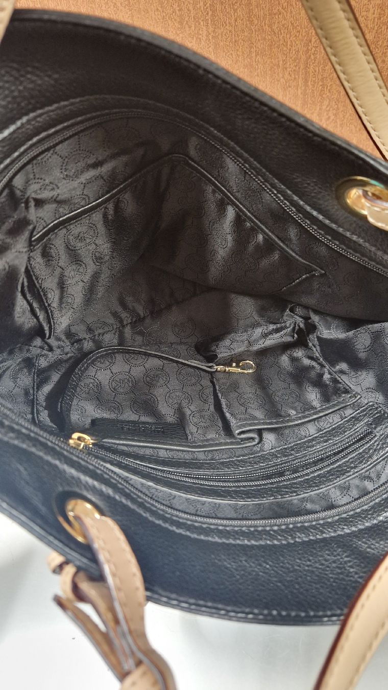Michael Kors Borse da donna: Michael Kors Tasche schwarz – Usato da Wallisellen venduto da jazie_11 2