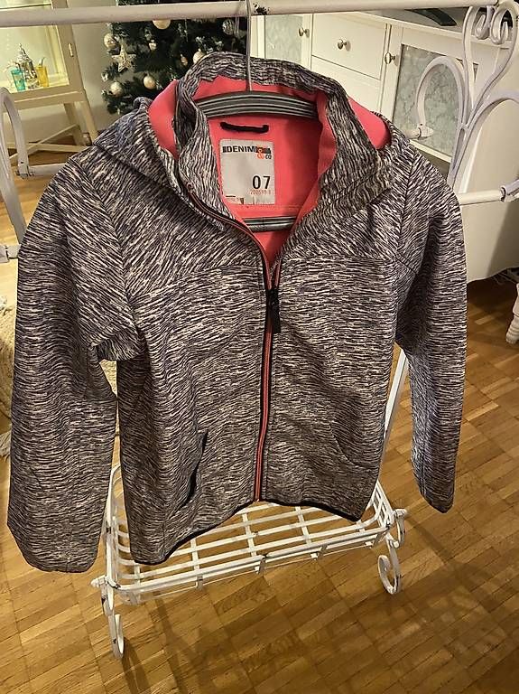 Giacche & Cappotti: Übergangs/Outdoorjacke mit Kapuze Gr.152 – Usato da Buchs SG venduto da sil_fy8q 1