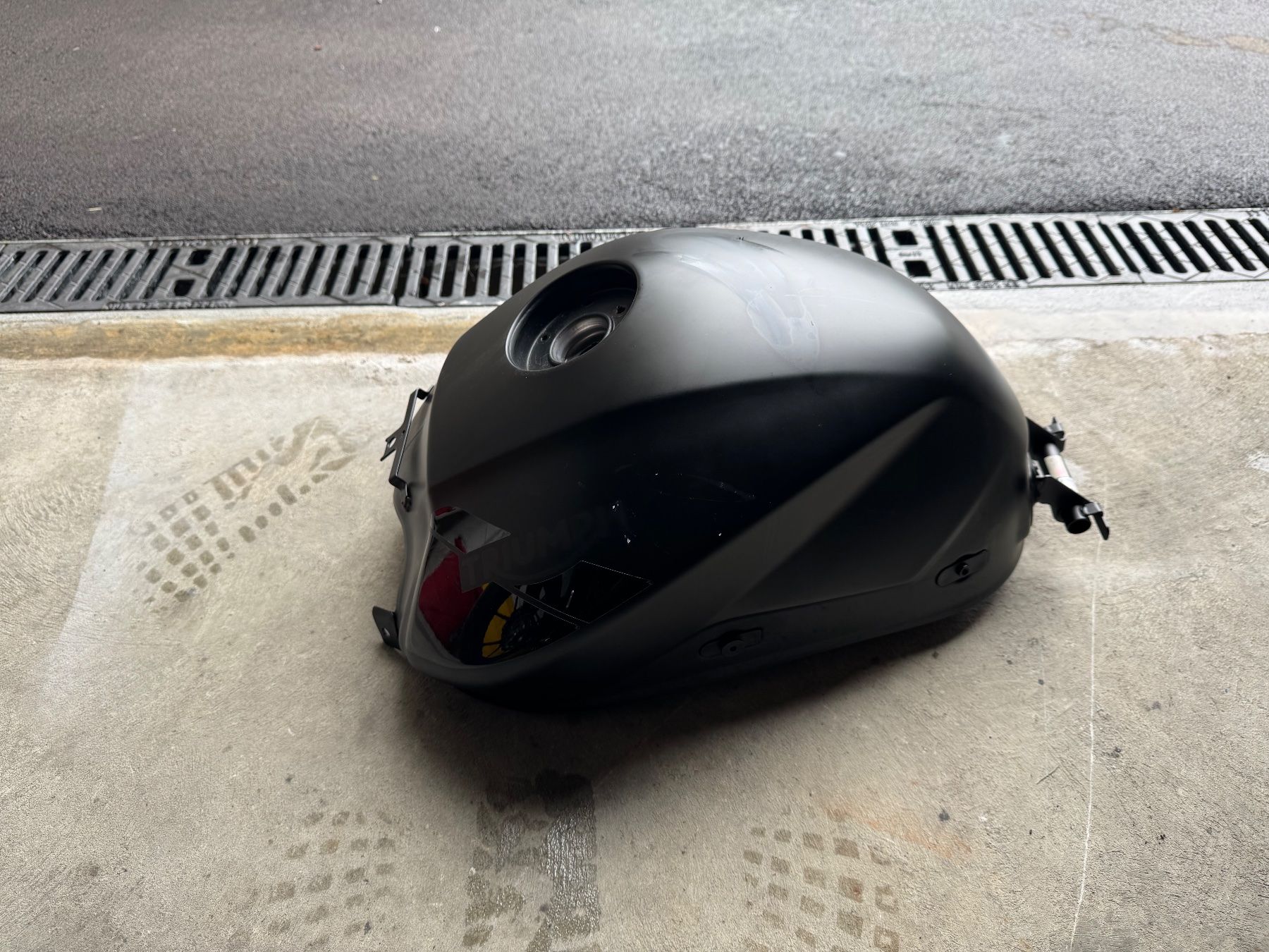 Triumph Accessori per altri veicoli: Triumph speed triple rs 1050 teile – Usato da Bad Zurzach venduto da tia_h2mv