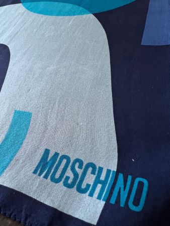 Moschino écharpe grand taille
