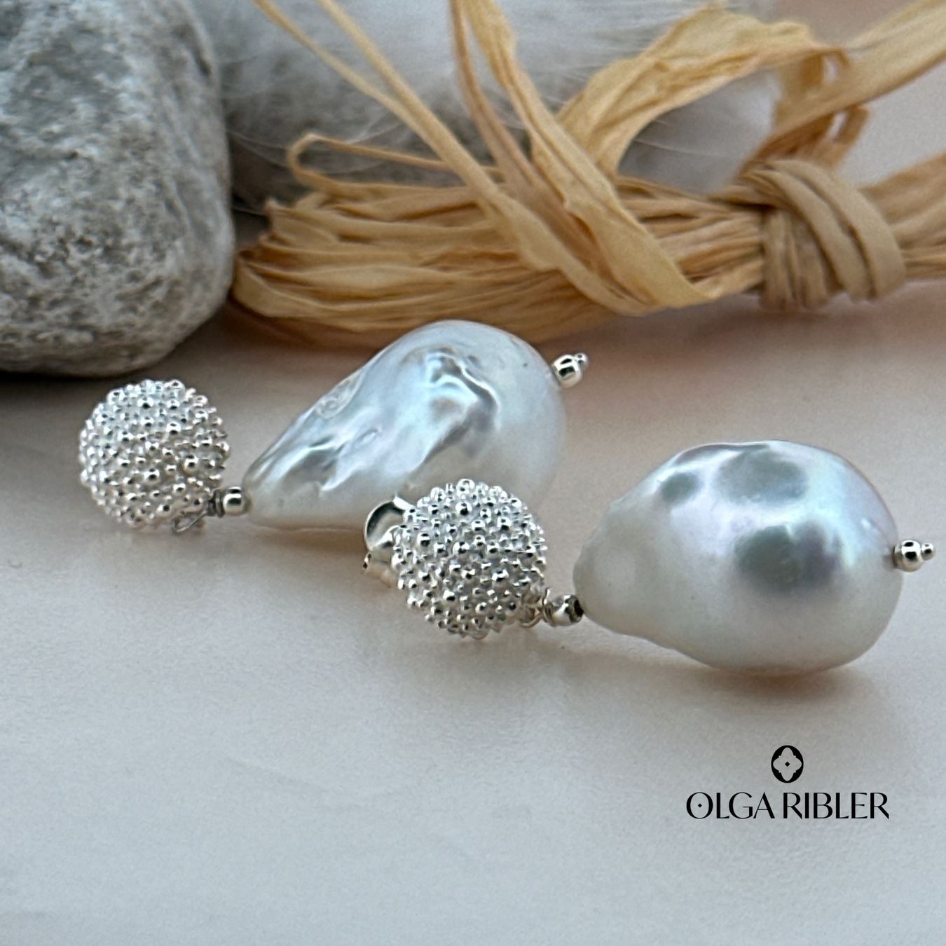 Olga Ribler Boucles d'oreille: Silber Ohrhänger mit Barock-Perle – Neuf (Voir description) à Luzern par MonikaS03 7