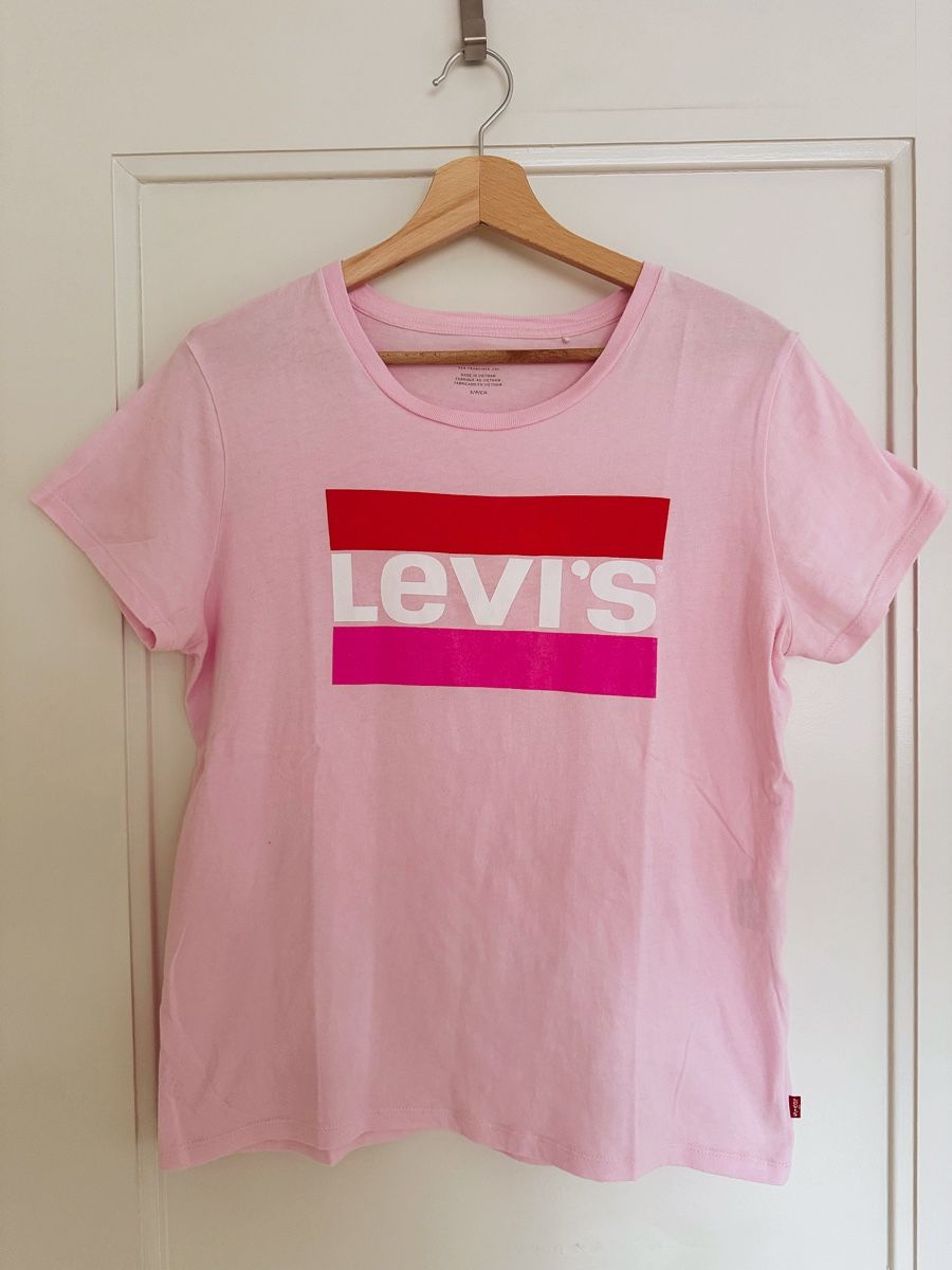 Levi's T-shirt: Levi's T-Shirt | Grösse S, rosa, neuwertig – Usato da Ostermundigen venduto da nkln